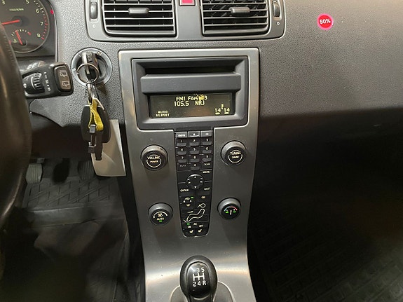 Volvo V50 9 of 13