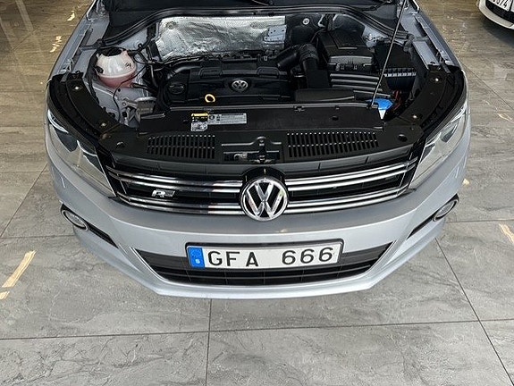 Volkswagen Tiguan 16 of 24
