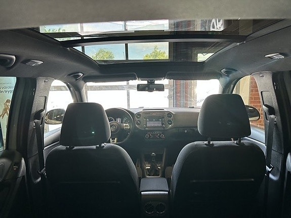 Volkswagen Tiguan 10 of 24