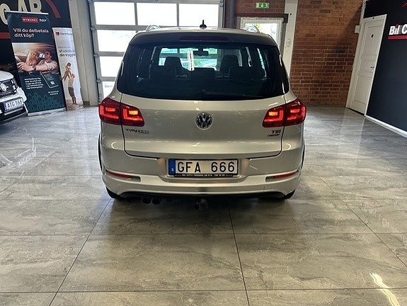 Volkswagen Tiguan 17 of 24