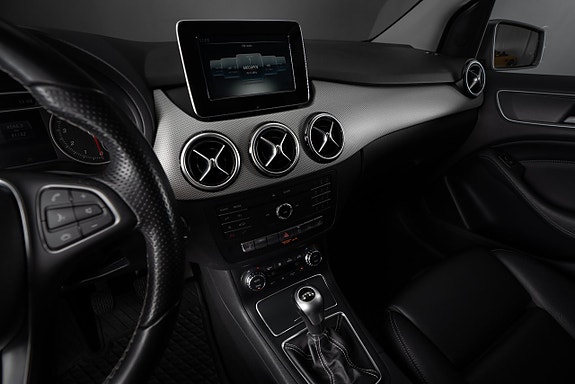 Mercedes-Benz B180 8 of 19