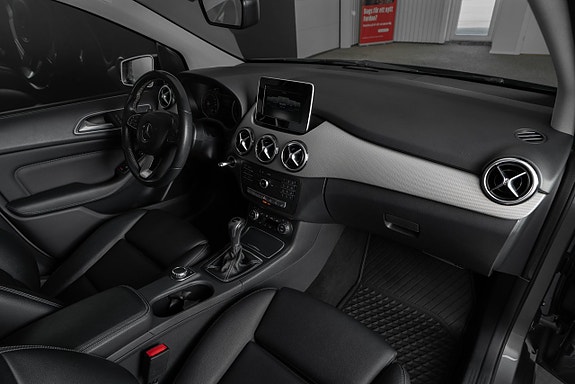 Mercedes-Benz B180 13 of 19