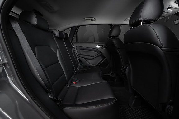 Mercedes-Benz B180 18 of 19