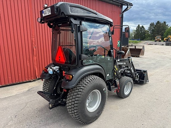 Solis 26 HST / 4wd / Hydrostat / Lastare / Euro /Värmare 3 of 10