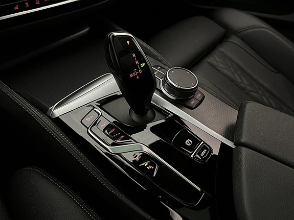 BMW 530e 25 of 30