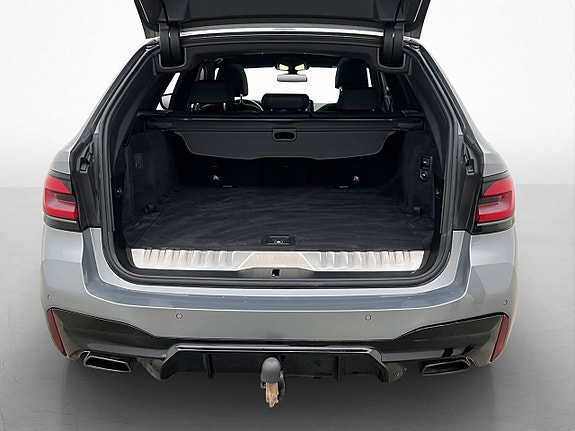 BMW 530e 30 of 30