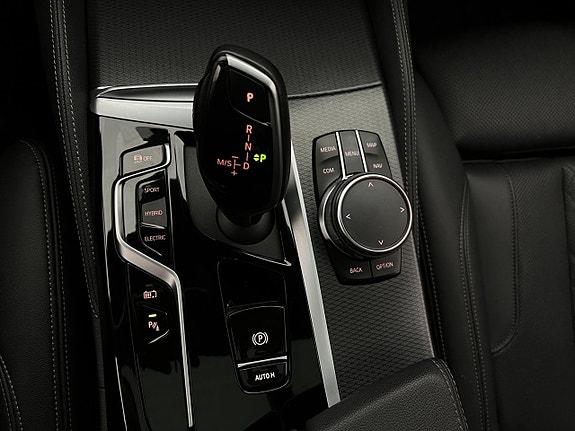 BMW 530e 26 of 30