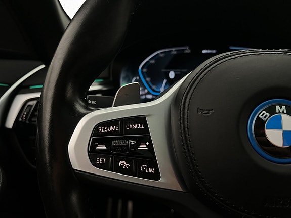 BMW 530e 15 of 30