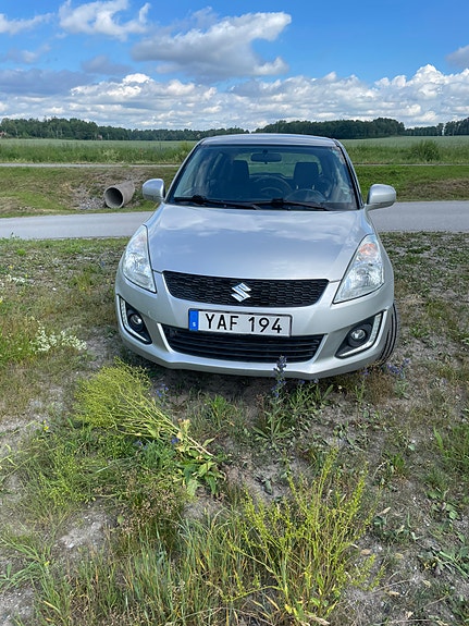 Suzuki Swift 2 of 5