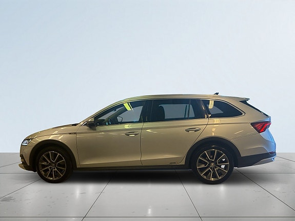 Skoda Octavia Scout 4 of 5