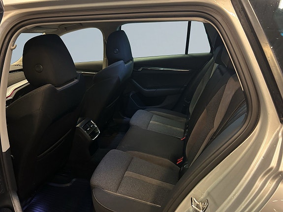 Skoda Octavia Scout 13 of 24