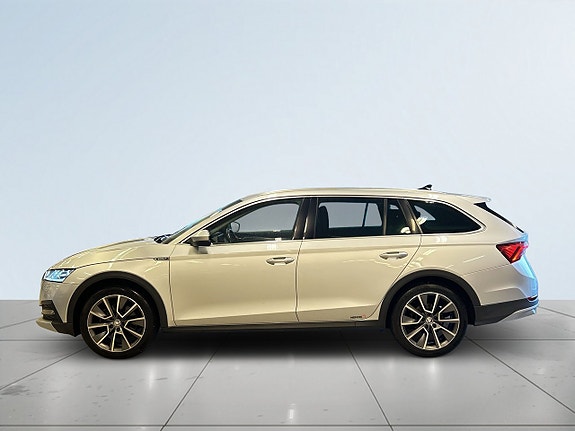 Skoda Octavia Scout 4 of 24