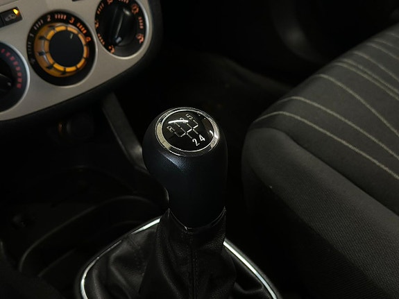 Opel Corsa 13 of 13