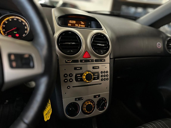 Opel Corsa 12 of 13