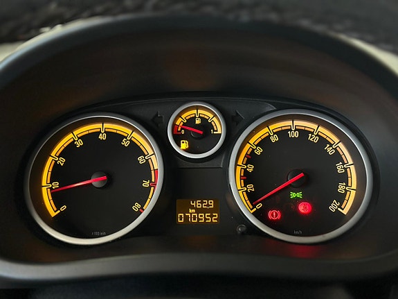 Opel Corsa 11 of 13