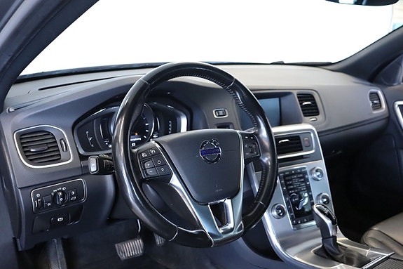 Volvo V60 Cross Country 7 of 22