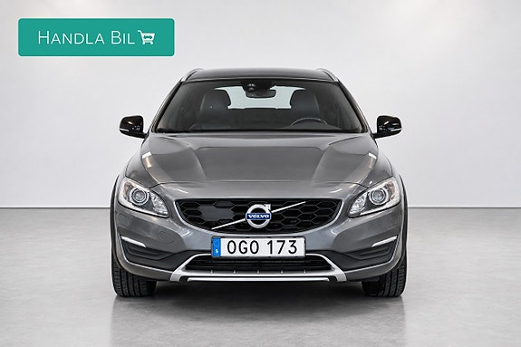 Volvo V60 Cross Country 2 of 5