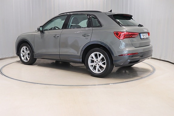 Audi Q3 6 of 11