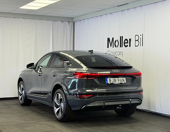 Audi Q6 e-tron 4 of 5