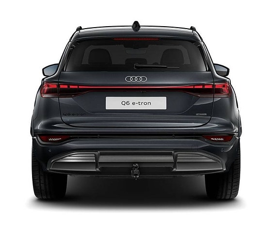 Audi Q6 e-tron 4 of 5