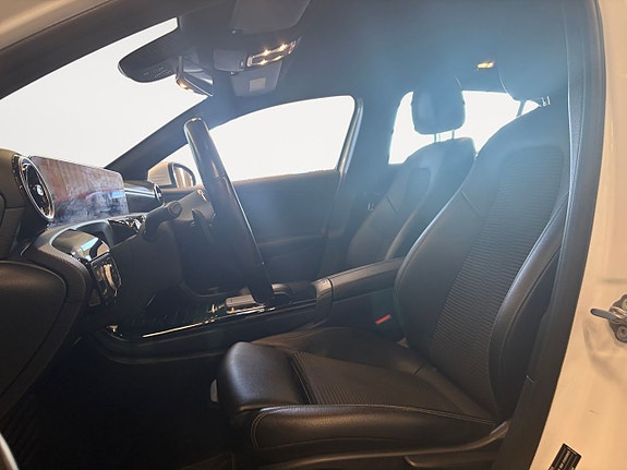 Mercedes-Benz A180 9 of 21