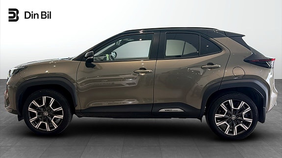 Toyota Yaris Cross 2 of 5