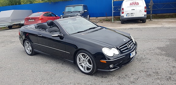 Mercedes-Benz CLK500 2 of 5