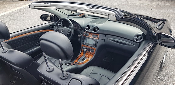 Mercedes-Benz CLK500 3 of 5