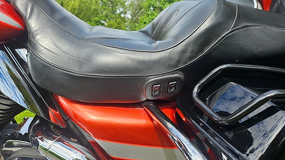 Harley-Davidson ELECTRA GLIDE ULTRA CVO 6 of 7