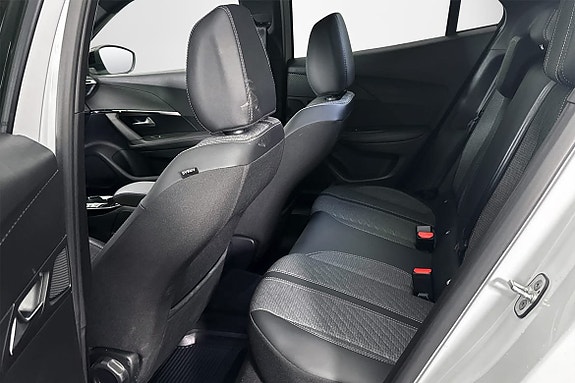 Peugeot 2008 4 of 5