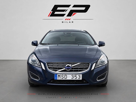 Volvo V60 2 of 5