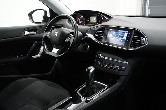 Peugeot 308 SW 12 of 24