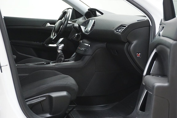 Peugeot 308 SW 14 of 24
