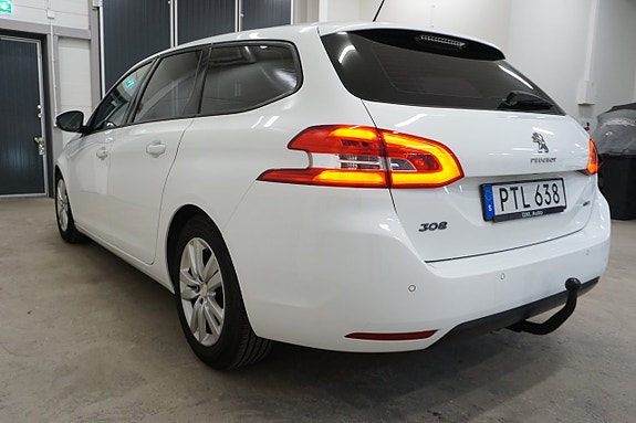 Peugeot 308 SW 9 of 24