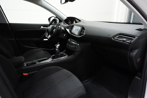 Peugeot 308 SW 13 of 24
