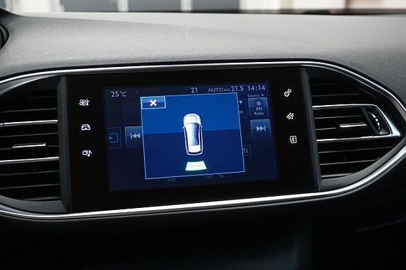 Peugeot 308 SW 21 of 24