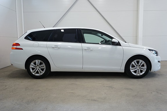 Peugeot 308 SW 4 of 5