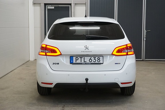 Peugeot 308 SW 8 of 24