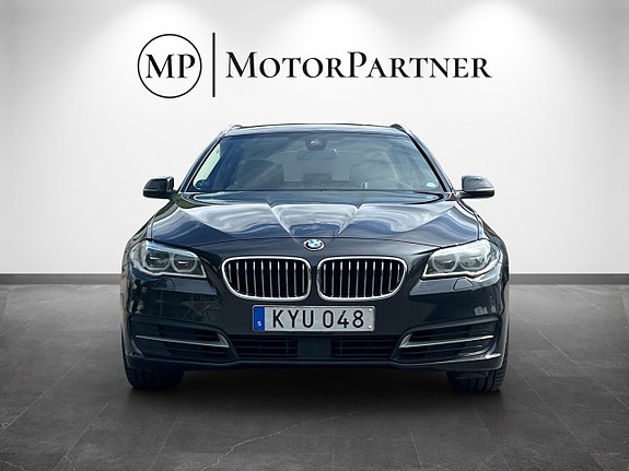 BMW 530d 2 of 5