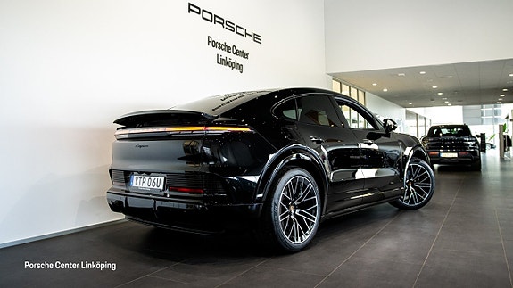 Porsche Cayenne Coupe 8 of 26