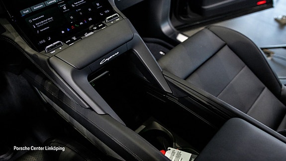 Porsche Cayenne Coupe 14 of 26