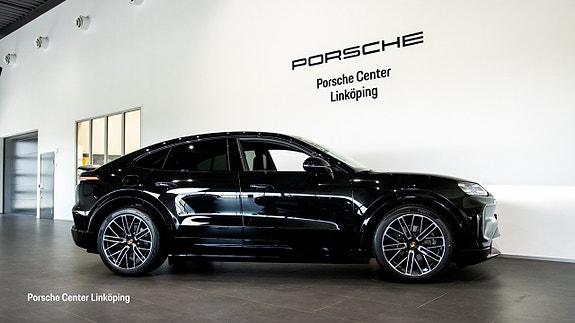 Porsche Cayenne Coupe 3 of 5