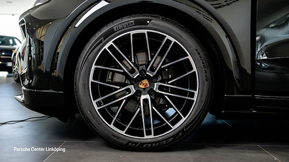 Porsche Cayenne Coupe 9 of 26