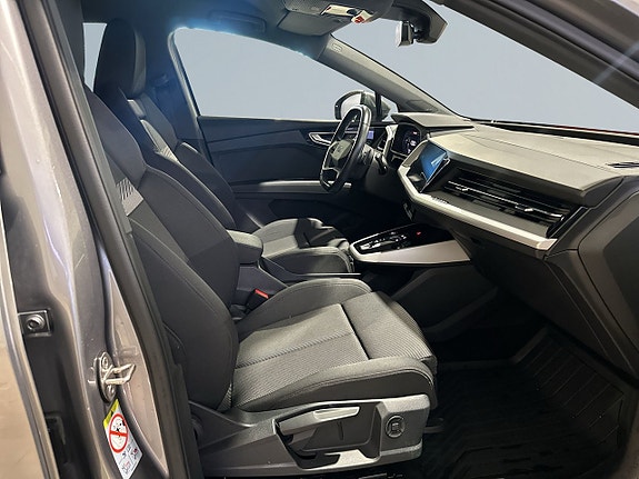 Audi Q4 e-tron 10 of 21
