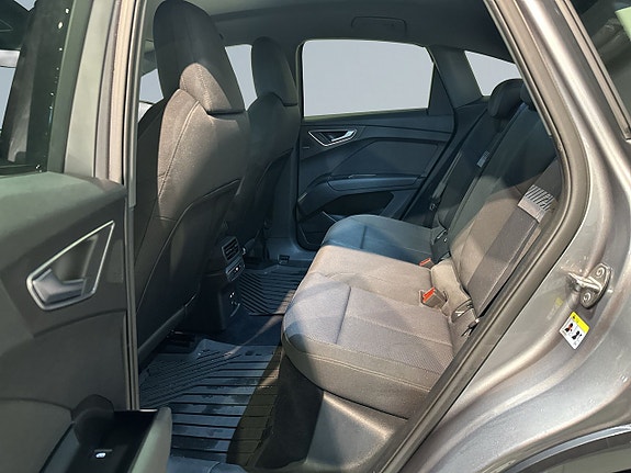 Audi Q4 e-tron 13 of 21