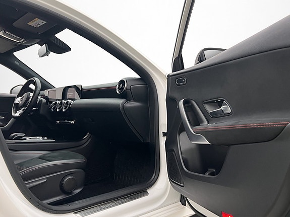 Mercedes-Benz A200 23 of 29