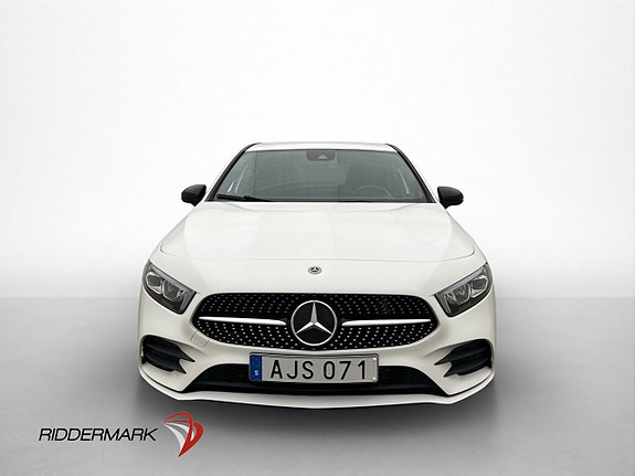 Mercedes-Benz A200 2 of 5