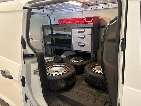 Ford Transit Connect 9 of 18