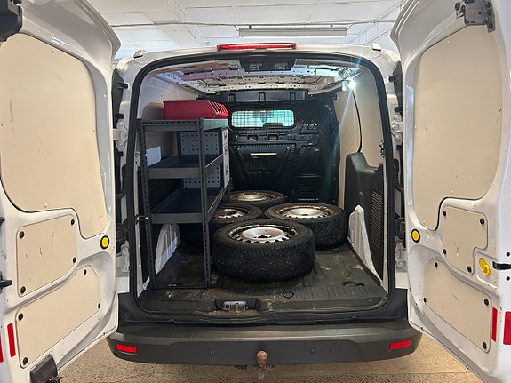 Ford Transit Connect 8 of 18