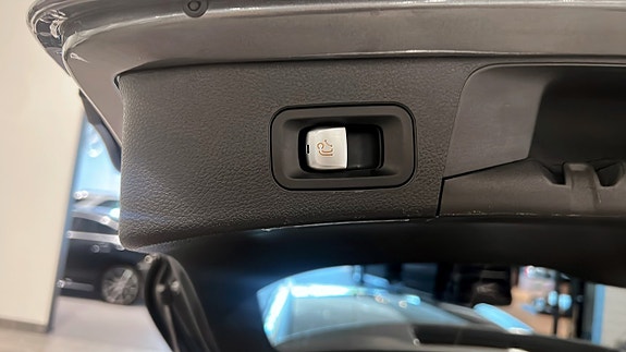 Mercedes-Benz C300 e 16 of 17